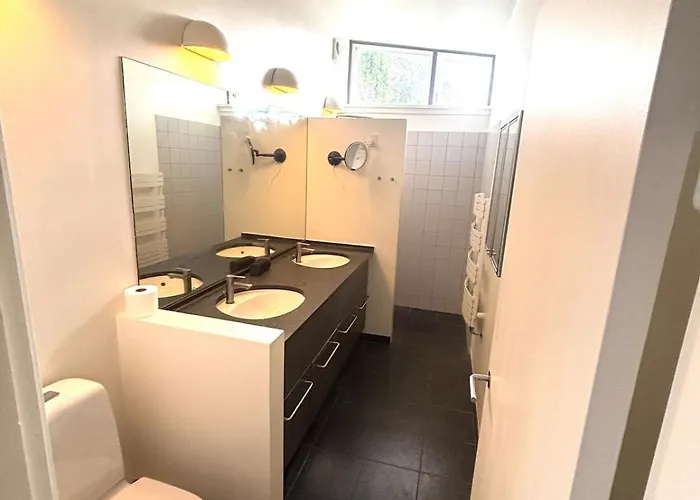 Spacious With Beautiful Garden And Terrace Вилла